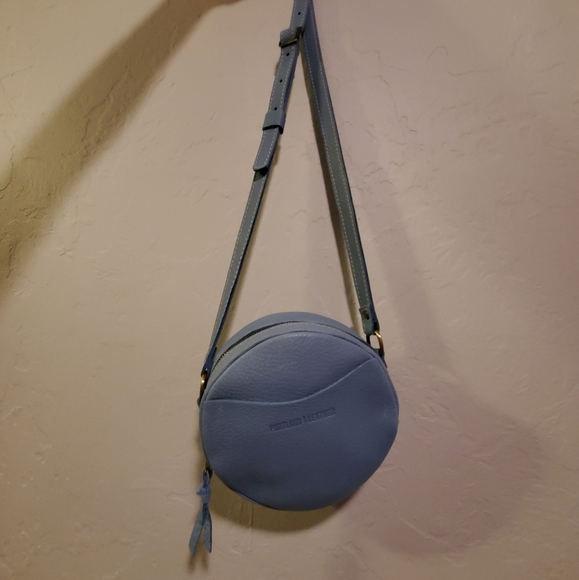 🦄 Full Grain Portland Leather Goods Small Circle Crossbody Bag in Dream Blue - Picture 2 of 6